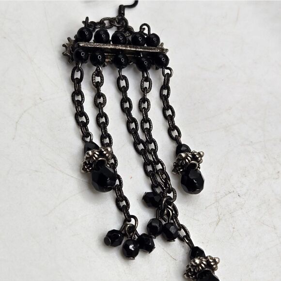 "5/$25" Mismatched Gunmetal Chandelier Pewter Finish Floral Hoop Dangle Earrings - Picture 5 of 8